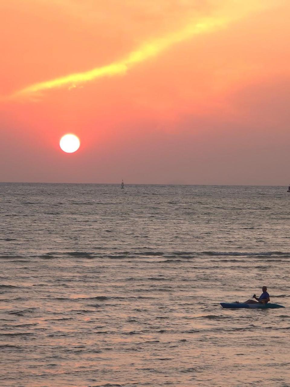 Charcoal Panwa Beach Phuket Ban Tha Khreng Exterior foto